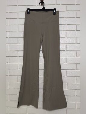 NWT Yvette Olive Gray Split-Hem Flare Leggings High-Rise Women’s Large